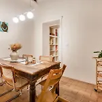 Leonina Art House