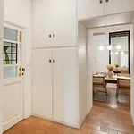 Leonina Art House Apartment