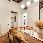 Leonina Art House Apartment *
