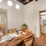 Leonina Art House